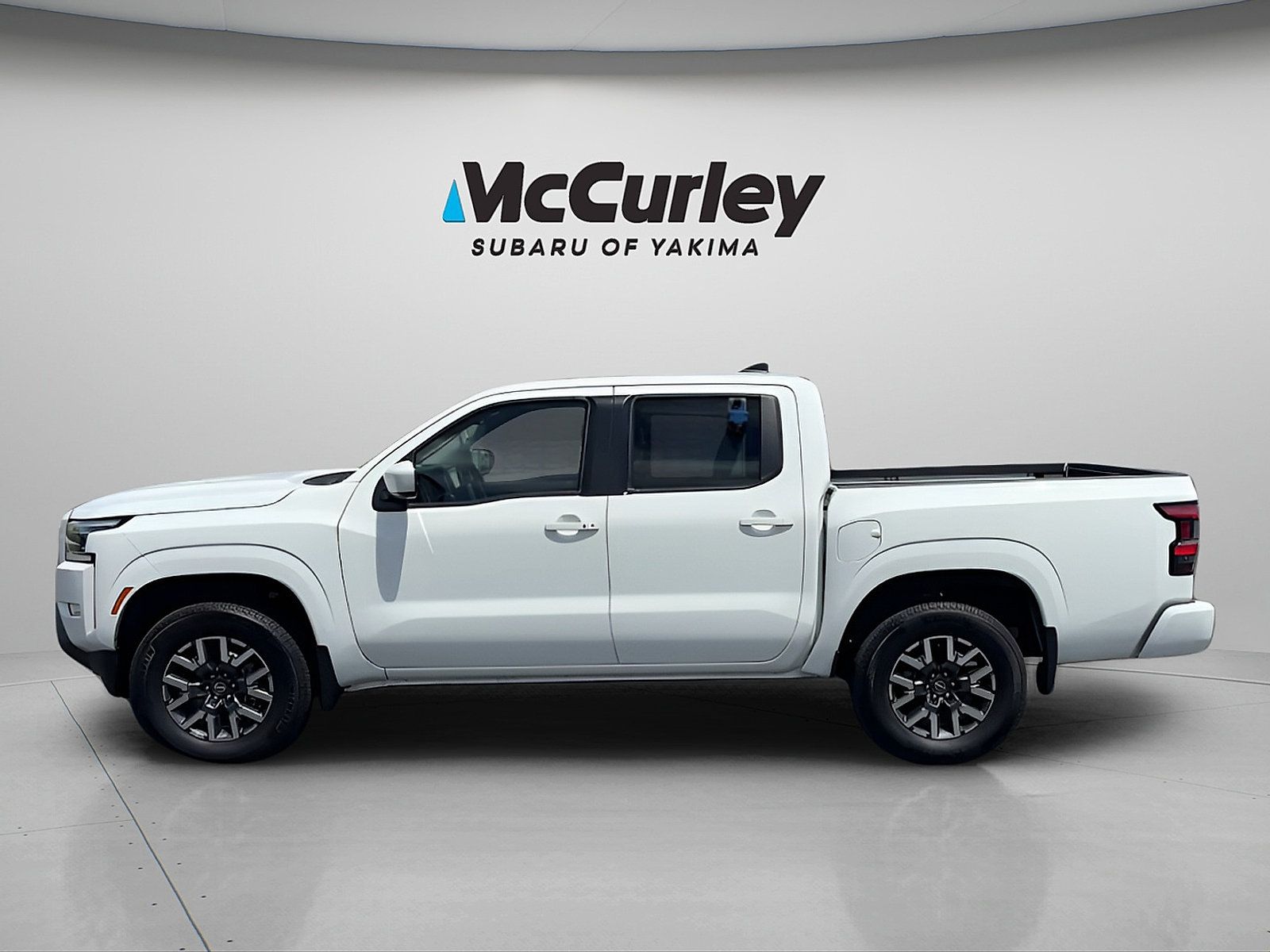 Used 2024 Nissan Frontier SL w/ Technology Package AWD/4WD image 3