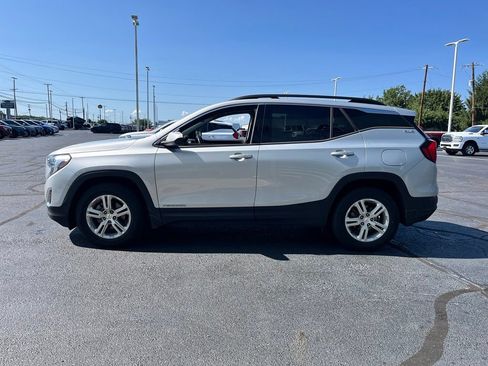 Used 2020 GMC Terrain SLE w/ Driver Convenience Package FWD image 4