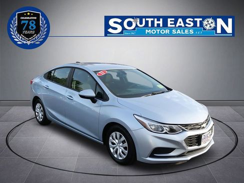 Used 2017 Chevrolet Cruze LS image 2