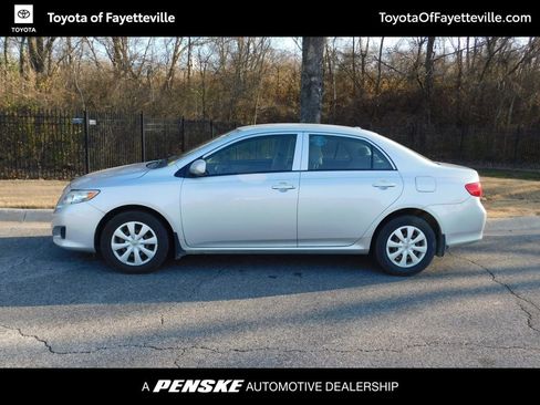 Used 2009 Toyota Corolla LE image 2