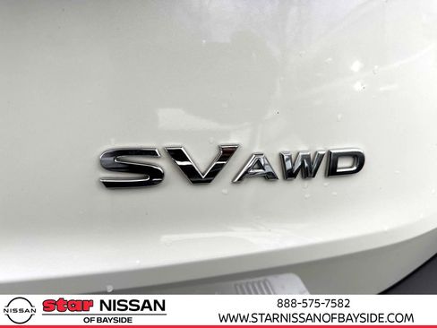 Used 2023 Nissan Rogue SV image 10