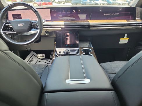 New 2026 Cadillac Escalade Platinum Sport AWD/4WD image 14
