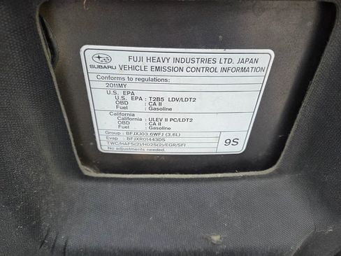 Used 2011 Subaru Outback 3.6R Limited image 21