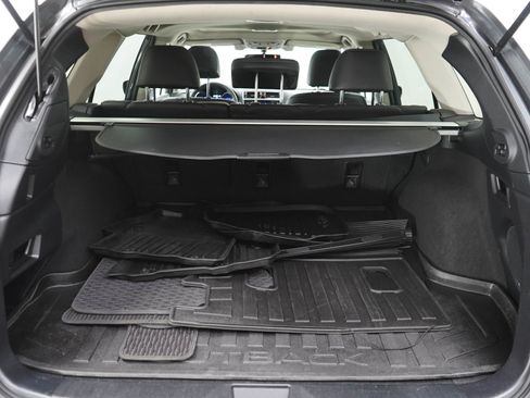 Used 2018 Subaru Outback 2.5i Limited AWD/4WD image 13