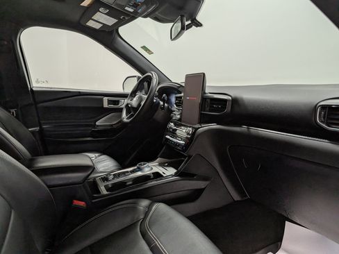 Used 2021 Ford Explorer ST w/ ST Street Pack image 18