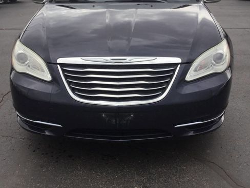 Used 2011 Chrysler 200 Limited image 8