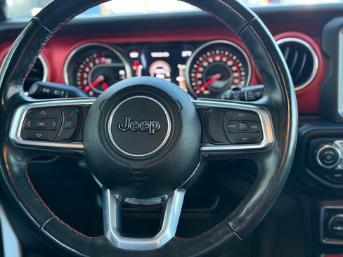 Used 2019 Jeep Wrangler Unlimited Rubicon w/ Dual Top Group image 16