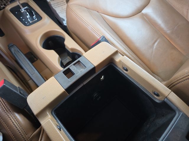 Used 2015 Jeep Wrangler Unlimited Sahara w/ Connectivity Group AWD/4WD image 18