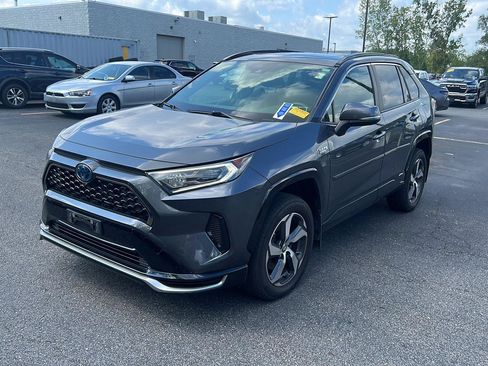 Used 2021 Toyota RAV4 SE w/ Weather & Moonroof Package AWD/4WD image 2
