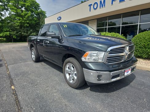 Used 2017 RAM 1500 Big Horn AWD/4WD image 1