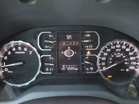 Used 2018 Toyota Tundra Limited w/ Limited Premium Package AWD/4WD image 34