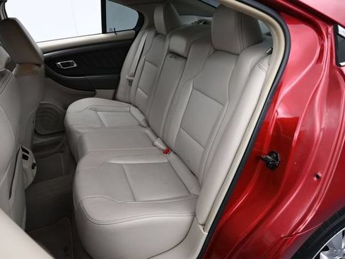 Used 2010 Ford Taurus SEL FWD image 26