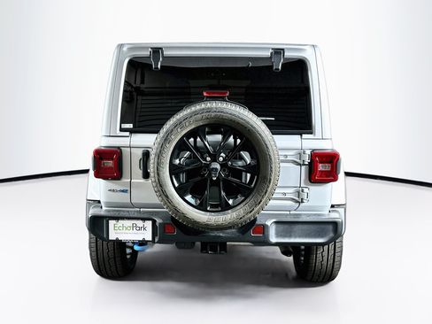 Used 2023 Jeep Wrangler Unlimited Sahara w/ Cold Weather Group AWD/4WD image 7