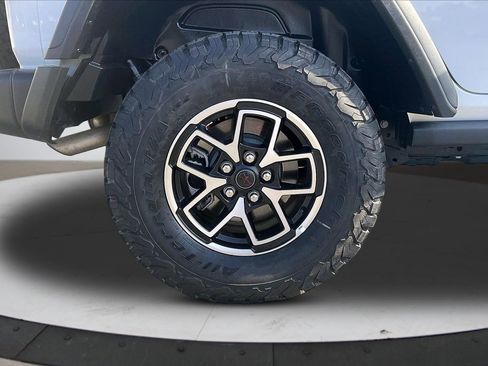 Certified 2025 Jeep Wrangler Unlimited Rubicon AWD/4WD image 35