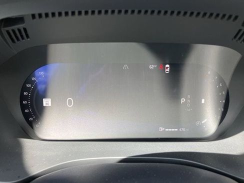 Certified 2025 Volvo XC60 B5 Plus AWD/4WD image 31
