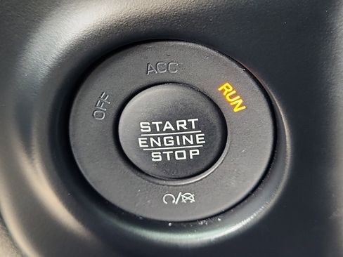 Used 2023 Jeep Wrangler Unlimited Sahara w/ Cold Weather Group image 18