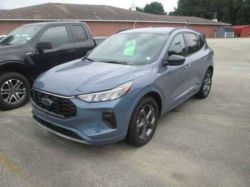 Used 2024 Ford Escape ST-Line w/ Tech Pack #1 AWD/4WD image 4