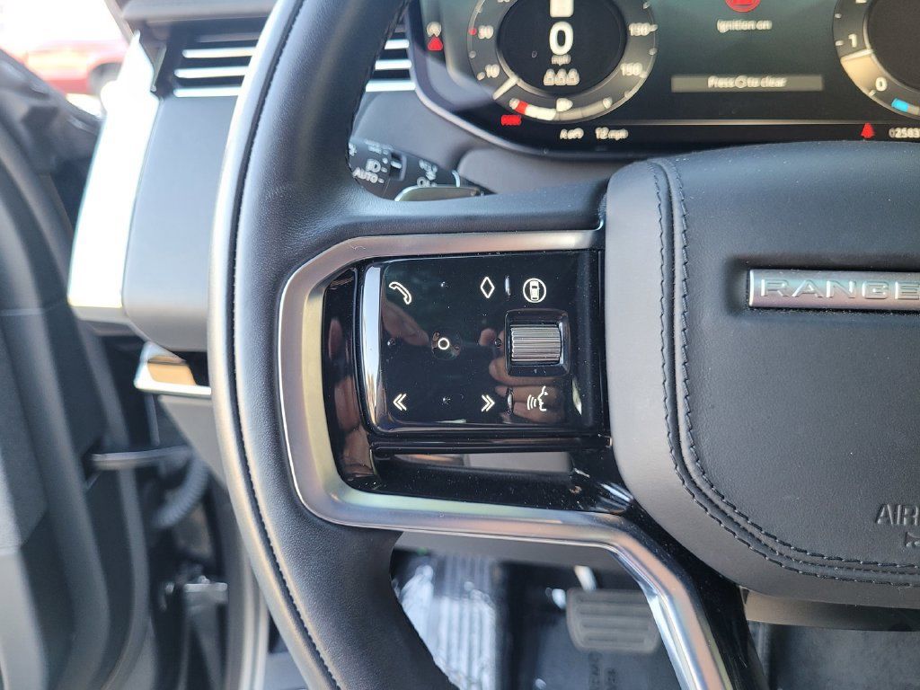 Used 2024 Land Rover Range Rover Sport SE AWD/4WD image 25