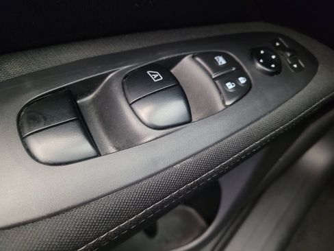 Used 2017 Nissan Pathfinder S FWD image 27