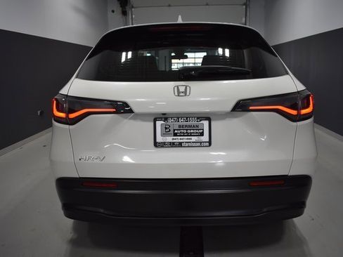 Used 2025 Honda HR-V LX image 9