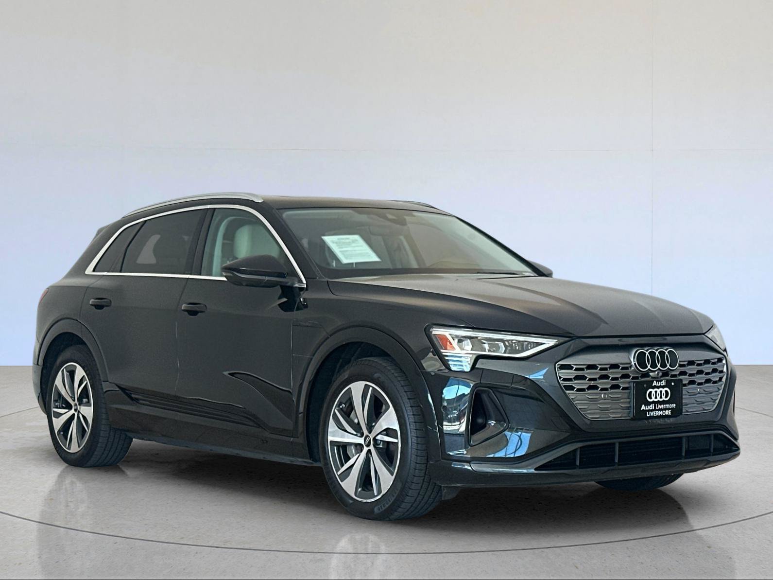 Used 2024 Audi Q8 e-tron Premium Plus w/ Premium Plus Package AWD/4WD image 8