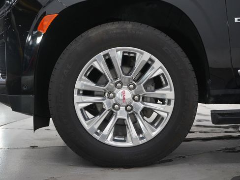 Used 2023 GMC Yukon XL Denali w/ Advanced Technology Package image 36