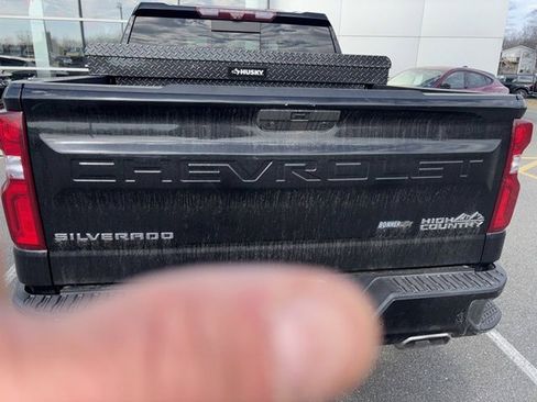 Used 2021 Chevrolet Silverado 1500 High Country w/ Technology Package image 4