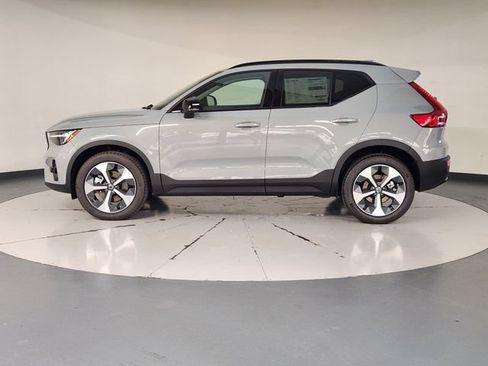 New 2026 Volvo XC40 B5 Plus w/ Protection Package Premier AWD/4WD image 5