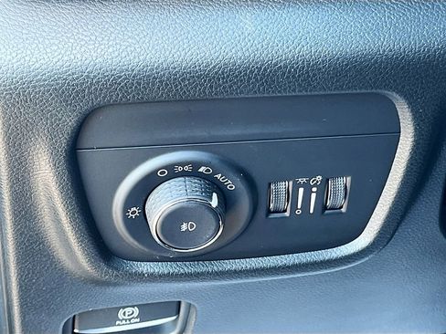 New 2025 Jeep Grand Cherokee Limited w/ Luxury Tech Group II image 10