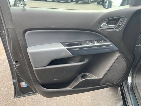Used 2017 Chevrolet Colorado Z71 AWD/4WD image 13
