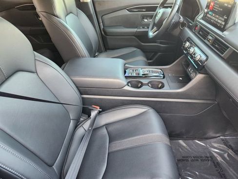 Used 2025 Honda Pilot EX-L image 19