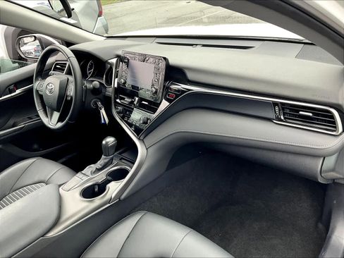 Used 2023 Toyota Camry SE FWD image 14