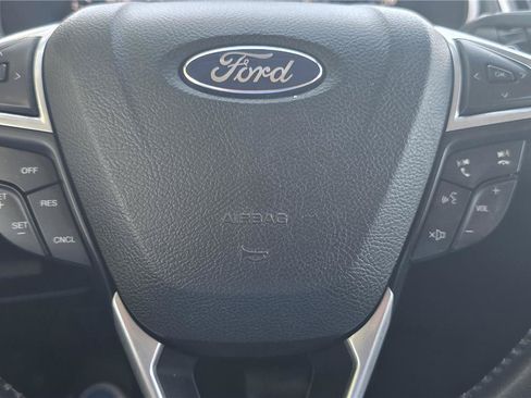 Used 2015 Ford Edge SEL FWD image 15