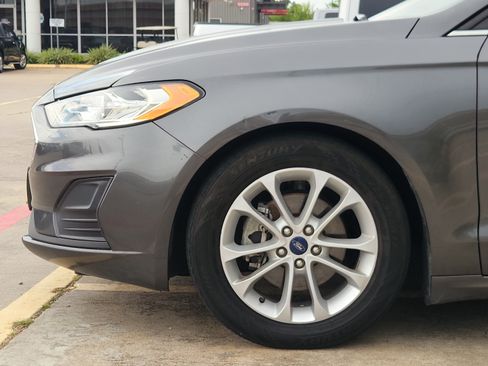 Used 2020 Ford Fusion SE FWD image 5