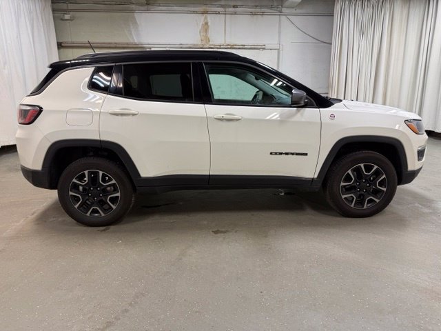 Used 2019 Jeep Compass Trailhawk w/ Leather Interior Group AWD/4WD image 3