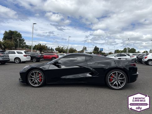 Used 2024 Chevrolet Corvette Stingray Coupe w/ Z51 Performance Package RWD image 2