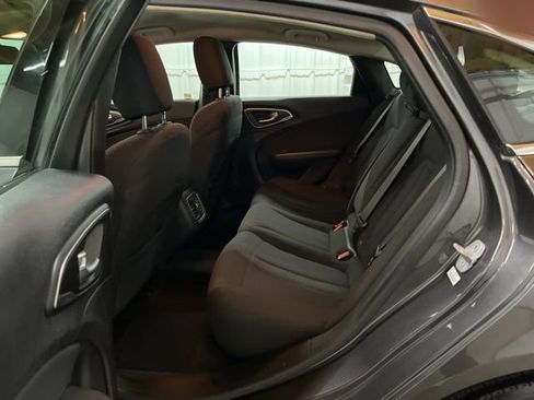 Used 2015 Chrysler 200 Limited w/ Convenience Group image 16