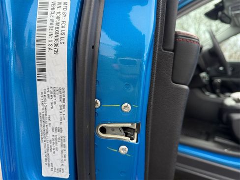 Used 2022 Jeep Cherokee Trailhawk image 24