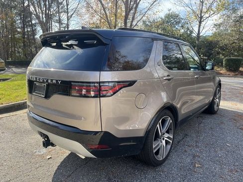 Used 2024 Land Rover Discovery Metropolitan Edition image 9