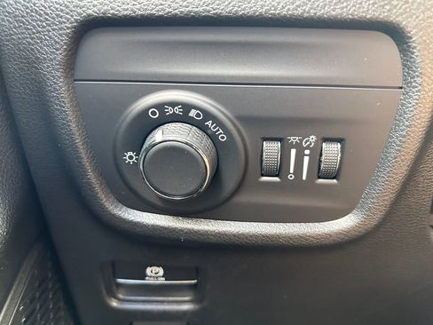 Certified 2023 Jeep Grand Cherokee L Laredo image 19