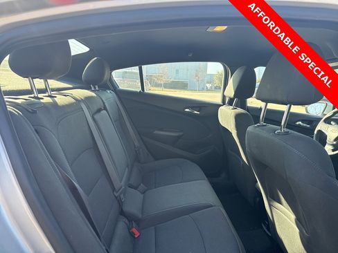 Used 2017 Chevrolet Cruze LT w/ Convenience Package image 11