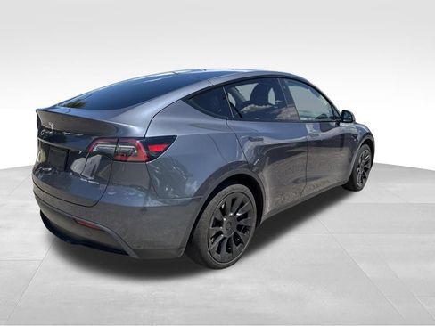 Used 2023 Tesla Model Y Long Range AWD/4WD image 5