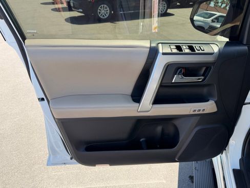 Used 2015 Toyota 4Runner Limited AWD/4WD image 16