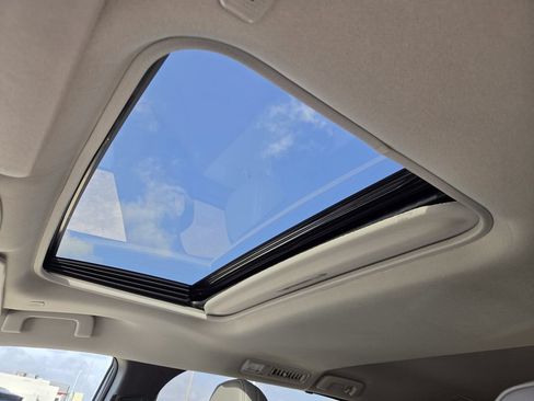Used 2026 Toyota Sienna XLE FWD image 29