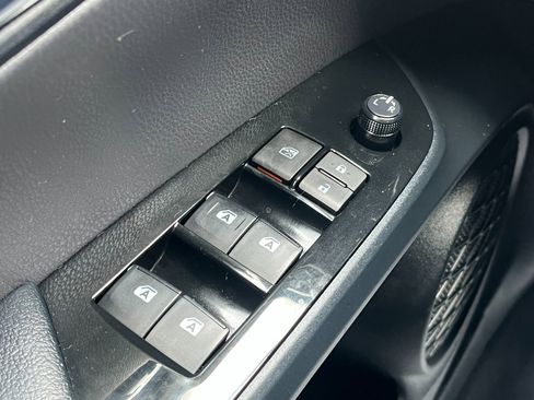 Used 2017 Toyota Prius Prime Premium image 20