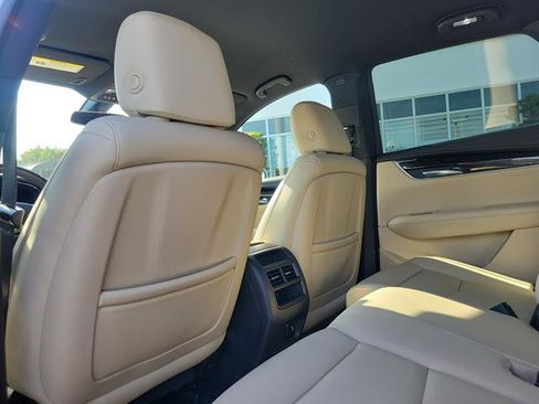 Used 2018 Cadillac XT5 FWD w/ LPO, Wheel Lock Package image 14