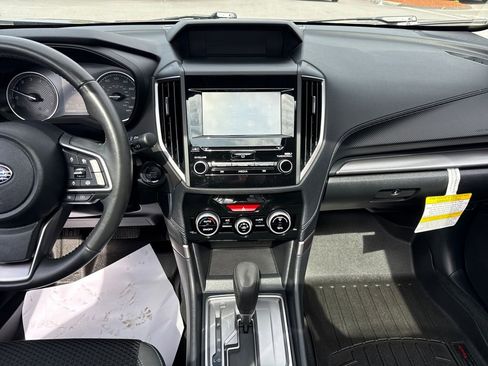 Used 2023 Subaru Forester Premium AWD/4WD image 17