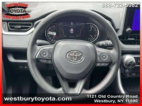 Used 2025 Toyota RAV4 XLE AWD/4WD image 16