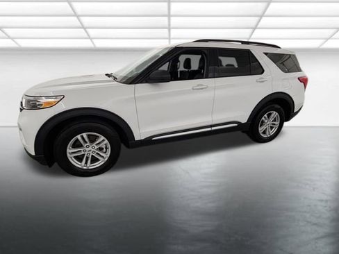 Certified 2024 Ford Explorer XLT w/ Equipment Group 202A AWD/4WD image 4