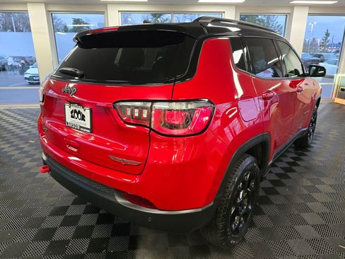 Used 2023 Jeep Compass Trailhawk w/ Trailhawk Convenience Group image 3